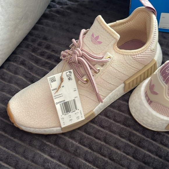 Women's Originals NMD R1  BRAND NEW WITH TAGS - Picture 7 of 7